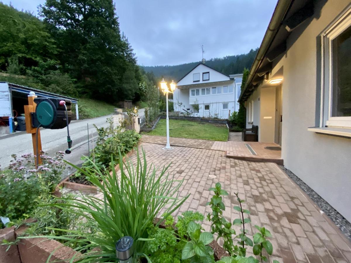 Ferienwohnung Zur Bierliebe - Mit Toller Aussicht Im Herzen Des Schwarzwaldes Hornberg Exterior photo